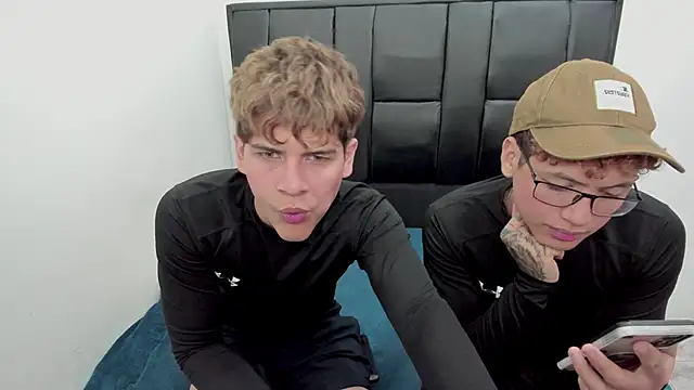 javieryalejandro online show from 10.28.25