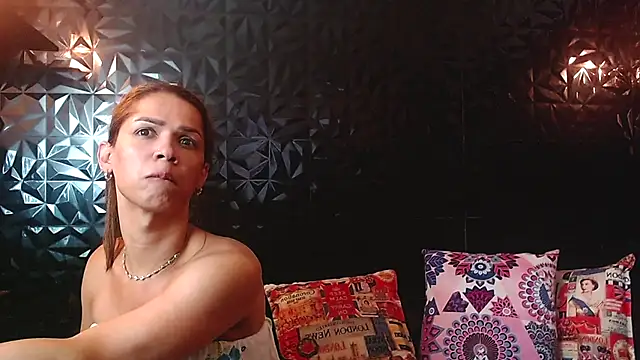 PINK  LOLA1 online show from 11.20.25