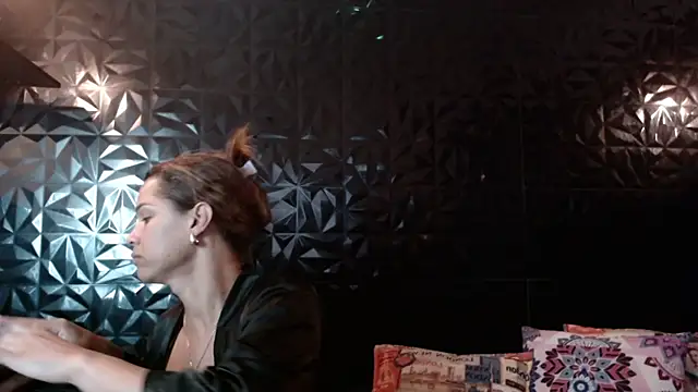 PINK  LOLA1 online show from 04.29.26