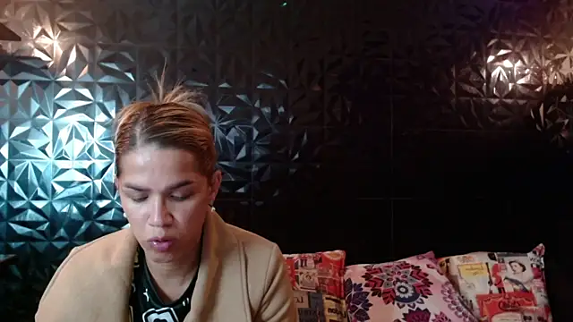 PINK  LOLA1 online show from 06.10.26