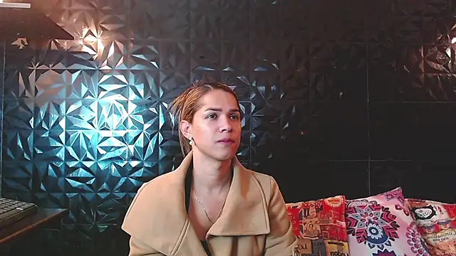 PINK  LOLA1 online show from 06.20.26