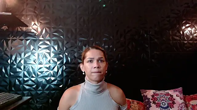 PINK  LOLA1 online show from 06.26.26