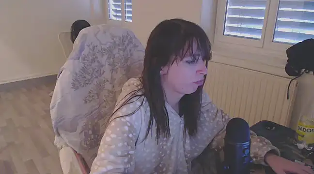 Snapshot of missthon0 chatting on 12.13.24 missthon0 online show from 12.13.24