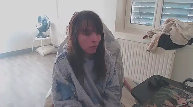 Snapshot of missthon0 chatting on 12.15.24 missthon0 online show from 12.15.24