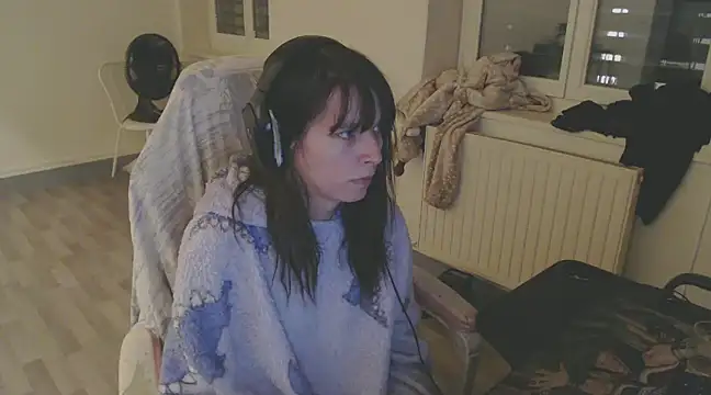 Snapshot of missthon0 chatting on 12.15.24 missthon0 online show from 12.15.24