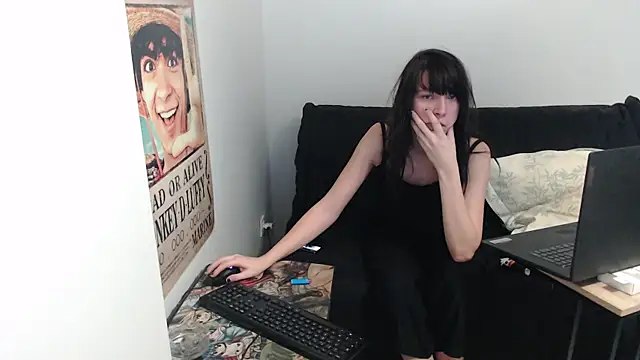 Snapshot of missthon0 chatting on 02.13.25 missthon0 online show from 02.13.25