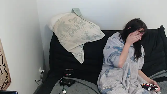 Snapshot of missthon0 chatting on 03.17.25 missthon0 online show from 03.17.25