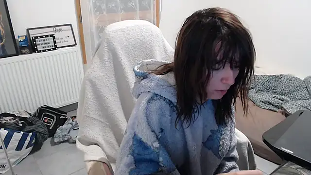 Snapshot of missthon0 chatting on 09.30.25 missthon0 online show from 09.30.25