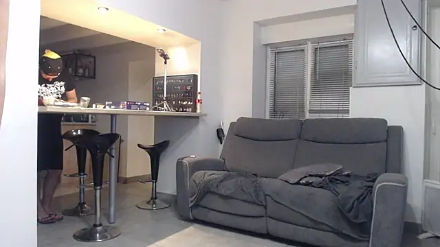 Snapshot of missthon0 chatting on 10.21.25 missthon0 online show from 10.21.25