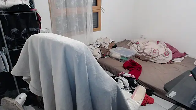 Snapshot of missthon0 chatting on 11.10.25 missthon0 online show from 11.10.25