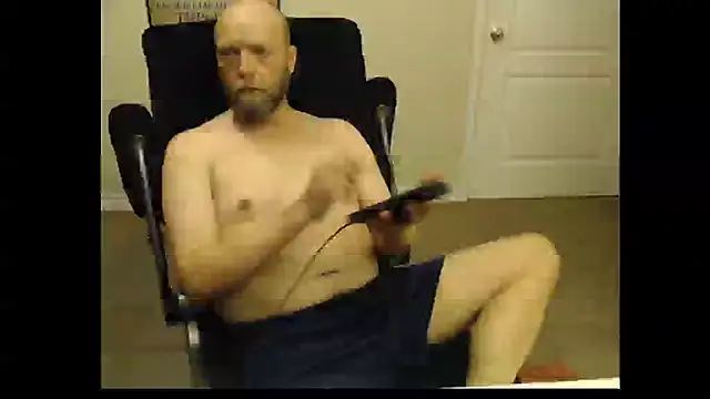 Snapshot of daveletsplay chatting on 11.24.25 daveletsplay online show from 11.24.25