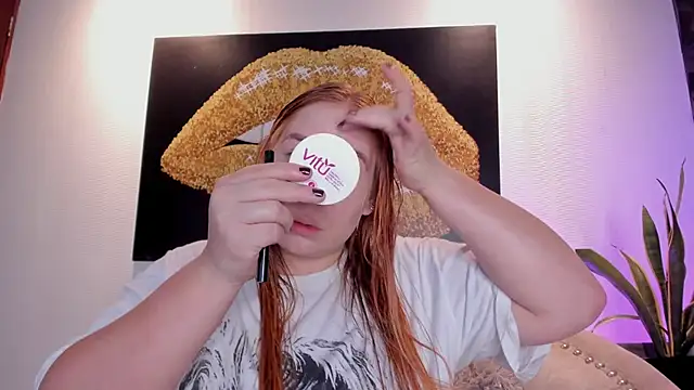 Snapshot of hannamartinn chatting on 10.27.25 hannamartinn online show from 10.27.25