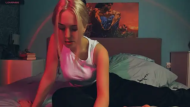 Linda Roxy online show from 12.05.24