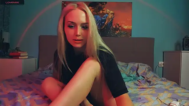 Linda Roxy online show from 12.15.24