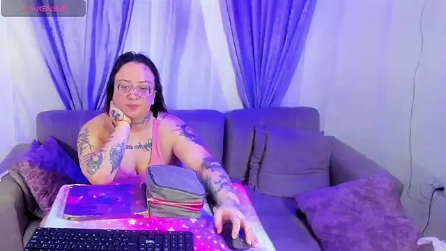 MiaYMolly online show from 04.27.26