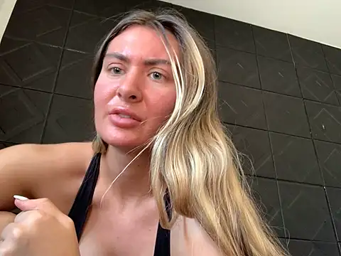 Snapshot of Alyssa_rhoades chatting on 02.23.25 Alyssa rhoades online show from 02.23.25