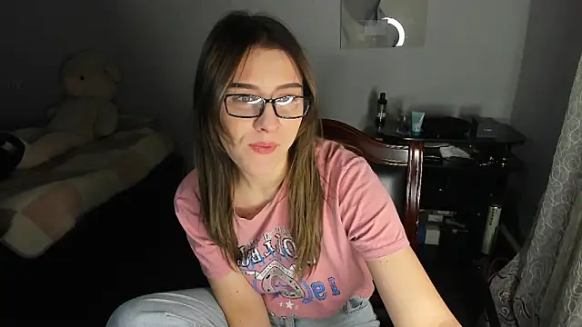 Snapshot of KindKristy chatting on 01.13.25 KindKristy online show from 01.13.25