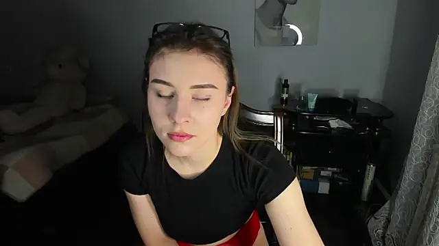 Snapshot of KindKristy chatting on 01.15.25 KindKristy online show from 01.15.25