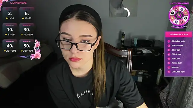 Snapshot of KindKristy chatting on 01.16.25 KindKristy online show from 01.16.25