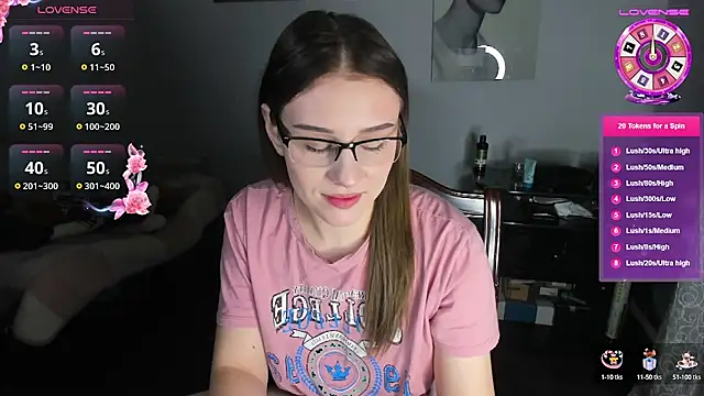 Snapshot of KindKristy chatting on 01.23.25 KindKristy online show from 01.23.25