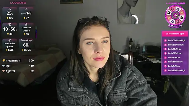 Snapshot of KindKristy chatting on 02.10.25 KindKristy online show from 02.10.25