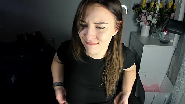 Snapshot of KindKristy chatting on 03.12.25 KindKristy online show from 03.12.25