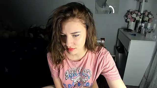 Snapshot of KindKristy chatting on 03.17.25 KindKristy online show from 03.17.25