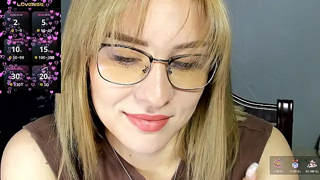 Snapshot of KindKristy chatting on 09.11.25 KindKristy online show from 09.11.25