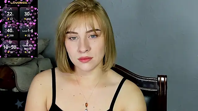 Snapshot of KindKristy chatting on 09.15.25 KindKristy online show from 09.15.25