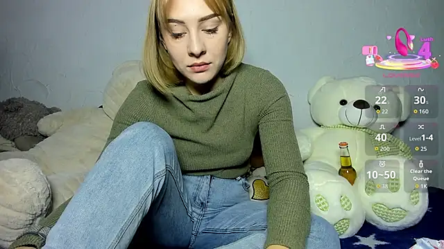 Snapshot of KindKristy chatting on 10.12.25 KindKristy online show from 10.12.25