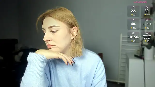 Snapshot of KindKristy chatting on 11.22.25 KindKristy online show from 11.22.25