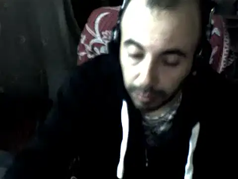 Snapshot of big_heart chatting on 12.20.24 big heart online show from 12.20.24