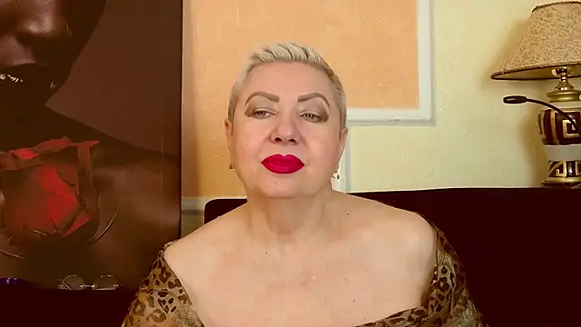 Snapshot of LadyPosh chatting on 07.17.26 LadyPosh online show from 07.17.26