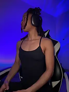 Snapshot of thebrattygoddess chatting on 01.05.25 thebrattygoddess online show from 01.05.25