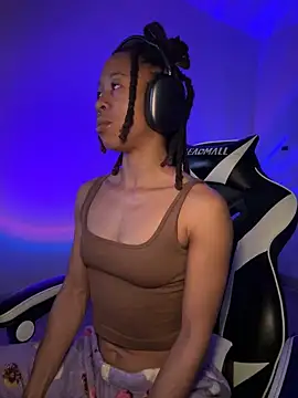 Snapshot of thebrattygoddess chatting on 01.05.25 thebrattygoddess online show from 01.05.25