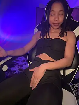 Snapshot of thebrattygoddess chatting on 02.05.25 thebrattygoddess online show from 02.05.25