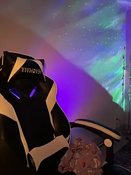 Snapshot of thebrattygoddess chatting on 03.10.25 thebrattygoddess online show from 03.10.25