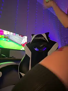 Snapshot of thebrattygoddess chatting on 03.19.25 thebrattygoddess online show from 03.19.25