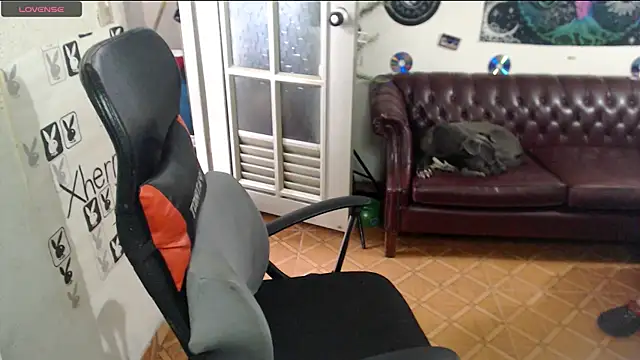 Snapshot of xherry_horny chatting on 03.19.25 xherry horny online show from 03.19.25