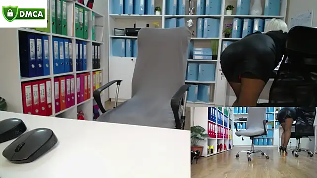 Snapshot of secret-office chatting on 06.10.26 secret-office online show from 06.10.26