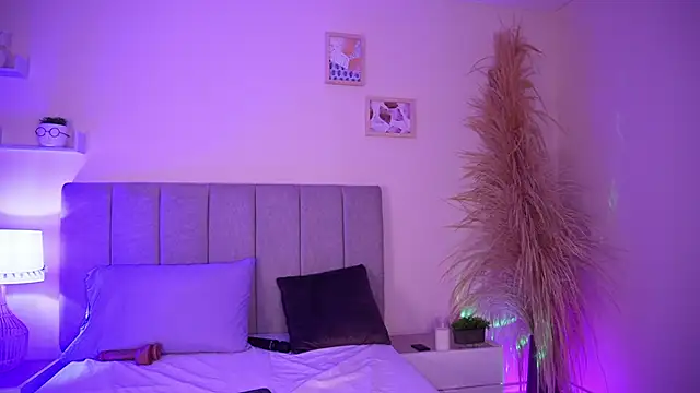 Snapshot of curvyliciousss chatting on 12.29.24 curvyliciousss online show from 12.29.24