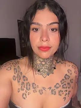 Snapshot of curvyliciousss chatting on 01.10.25 curvyliciousss online show from 01.10.25