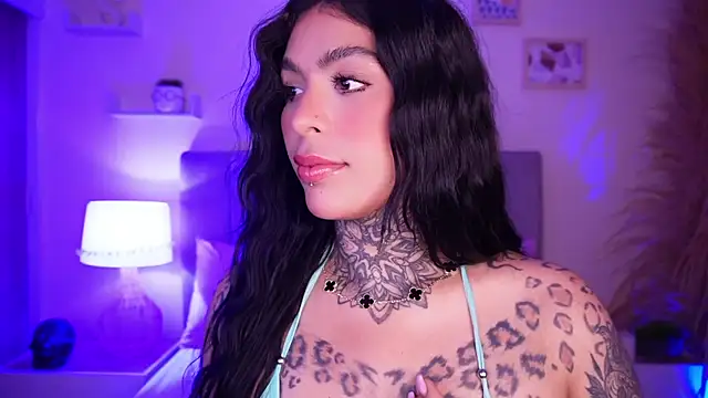 Snapshot of curvyliciousss chatting on 01.12.25 curvyliciousss online show from 01.12.25