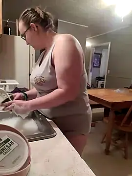 Snapshot of ZeTurtleMaster chatting on 01.12.25 ZeTurtleMaster online show from 01.12.25