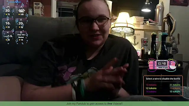 Snapshot of ZeTurtleMaster chatting on 02.26.25 ZeTurtleMaster online show from 02.26.25