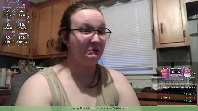 Snapshot of ZeTurtleMaster chatting on 03.03.25 ZeTurtleMaster online show from 03.03.25