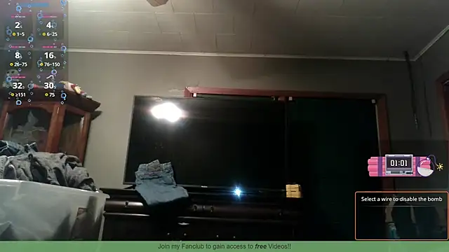 Snapshot of ZeTurtleMaster chatting on 03.05.25 ZeTurtleMaster online show from 03.05.25