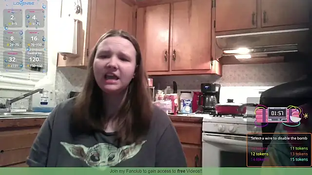 Snapshot of ZeTurtleMaster chatting on 03.07.25 ZeTurtleMaster online show from 03.07.25