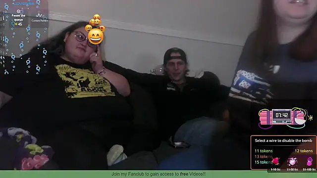 Snapshot of ZeTurtleMaster chatting on 03.09.25 ZeTurtleMaster online show from 03.09.25