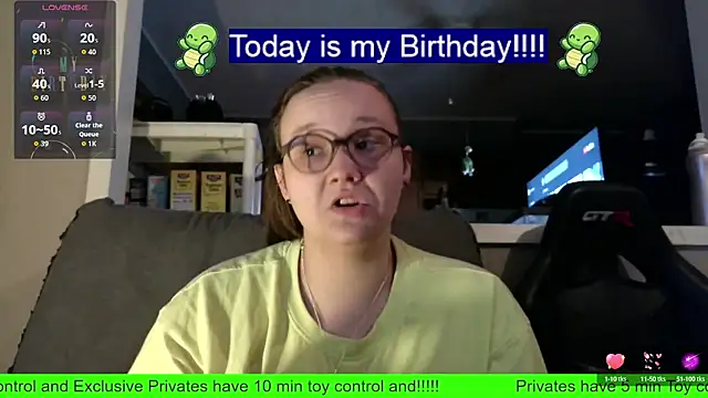 Snapshot of ZeTurtleMaster chatting on 09.26.25 ZeTurtleMaster online show from 09.26.25